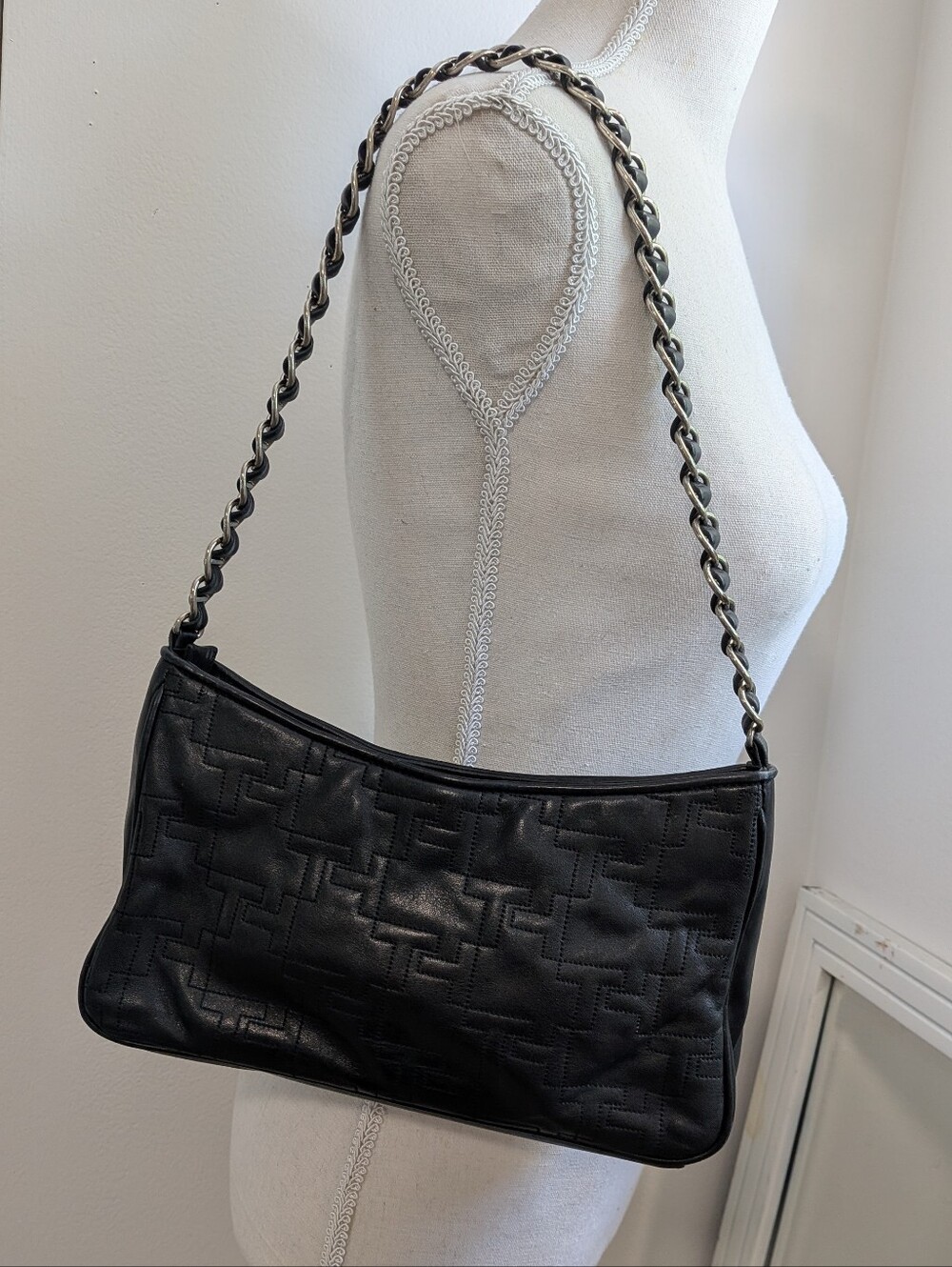 Y2K Black Quilted Shoulder Bag with Chain Strap